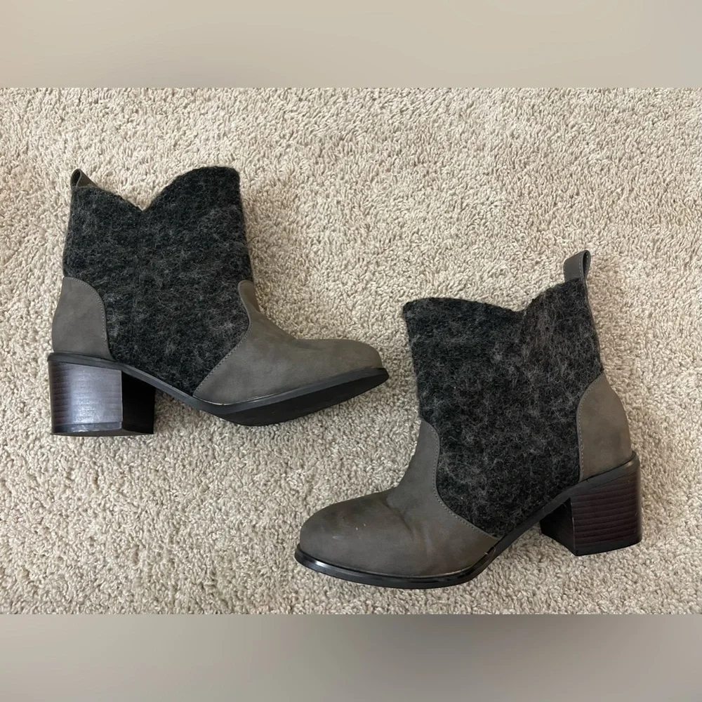 Muk Luks wool blend upper western booties size 8 block heel bohochic bohemian